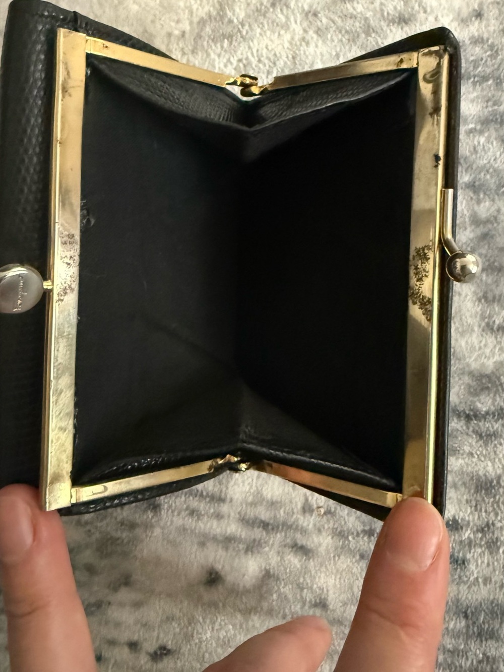 Salvatore Ferragamo Black Textured Leather Wallet with Vara Bow - Picture 4 of 9